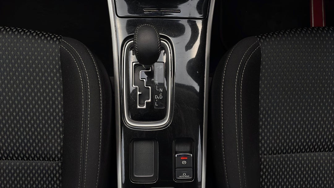 2019 Mitsubishi Outlander Es 7 Seat (2wd), Automatic, 43285 km, Gear Lever 