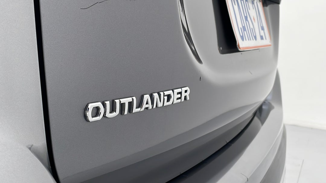 2019 Mitsubishi Outlander Es 7 Seat (2wd), Automatic, 43285 km, Badge (Boot Left Side)