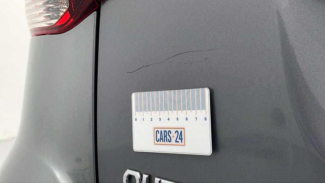 2019 Mitsubishi Outlander Es 7 Seat (2wd), Automatic, 43285 km, Boot / Tailgate Tailgate Scratch