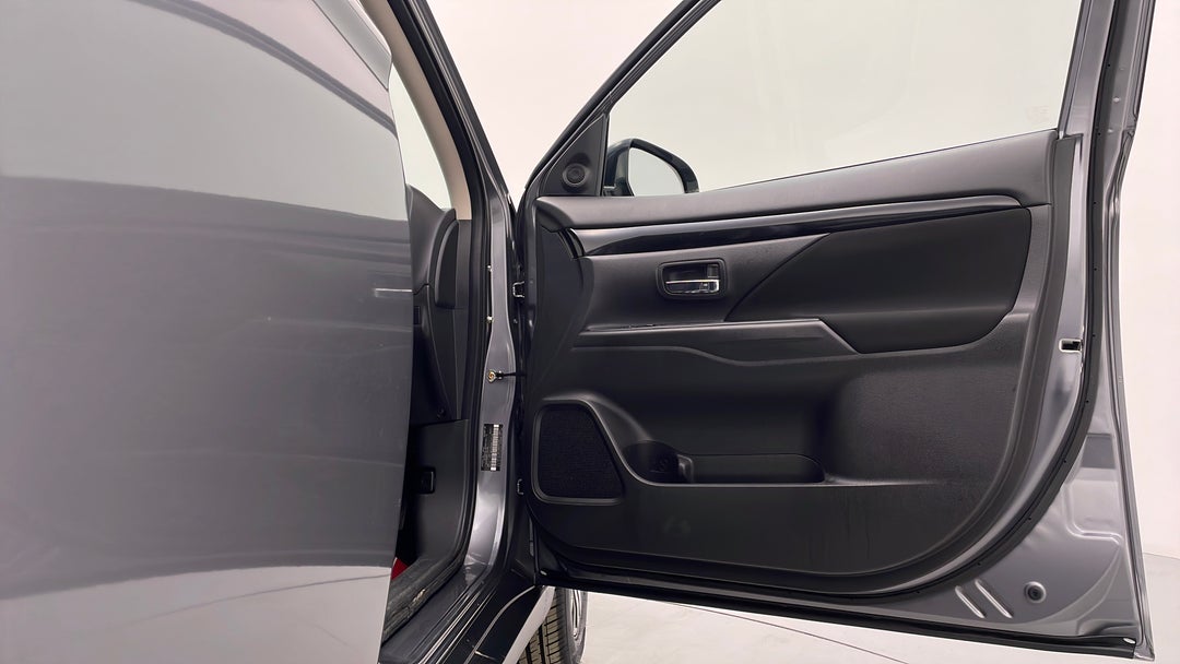 2019 Mitsubishi Outlander Es 7 Seat (2wd), Automatic, 43285 km, Speaker View