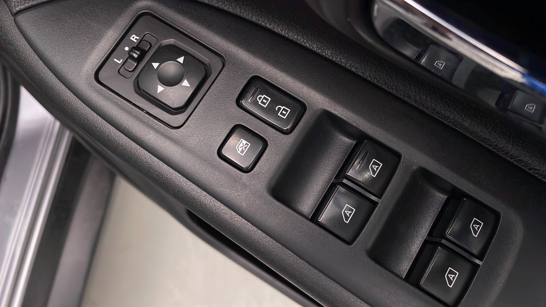 2019 Mitsubishi Outlander Es 7 Seat (2wd), Automatic, 43285 km, Drivers Side Door Panel Controls