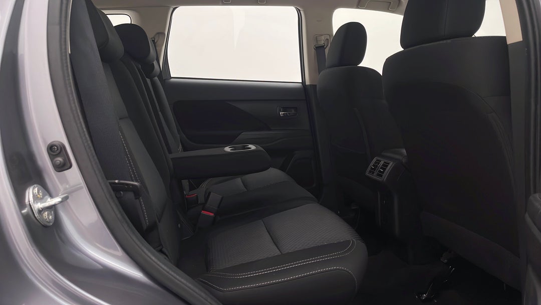 2019 Mitsubishi Outlander Es 7 Seat (2wd), Automatic, 43285 km, Right Side Rear Door Cabin View