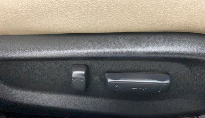 2019 Honda Civic ZX CVT PETROL, Petrol, Automatic, 30,286 km, Driver Side Adjustment Panel