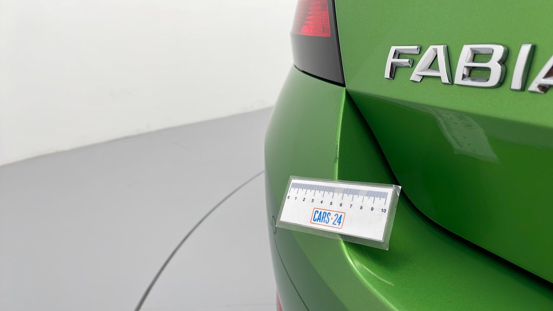 2019 SKODA Fabia 81 Tsi, Automatic, 19976 km, Bumper Rear Scratch
