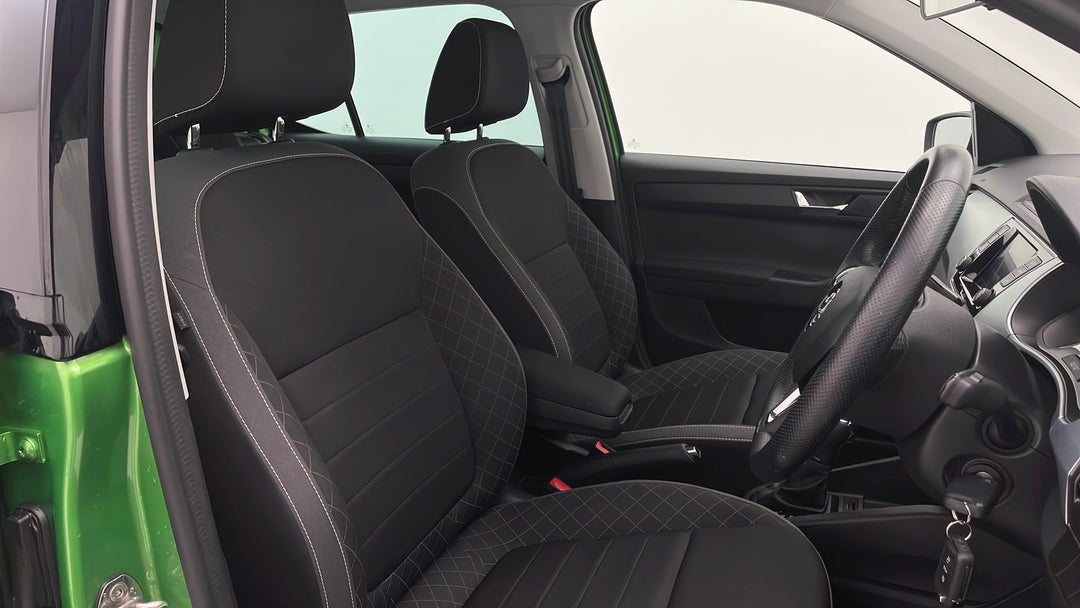 2019 SKODA Fabia 81 Tsi, Automatic, 19976 km, Right Side Front Door Cabin View