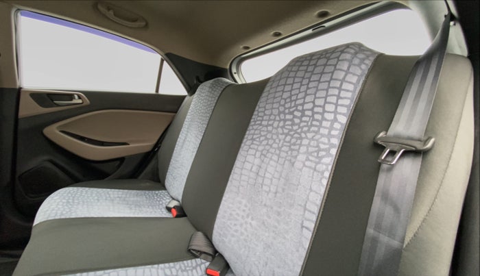 2016 Hyundai Elite i20 ASTA 1.4 CRDI, Diesel, Manual, 43,761 km, Right Side Rear Door Cabin