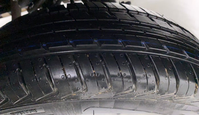 2017 Maruti Eeco 5 STR WITH AC PLUSHTR, Petrol, Manual, 21,931 km, Left Rear Tyre Tread