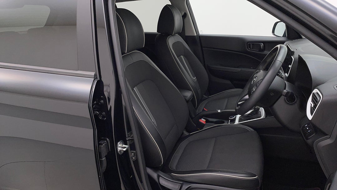 2022 Hyundai Venue Elite (black) Two-tone Roof, Automatic, 33881 km, Right Side Front Door Cabin View