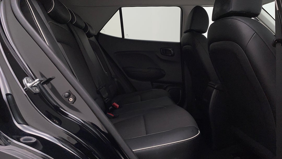 2022 Hyundai Venue Elite (black) Two-tone Roof, Automatic, 33881 km, Right Side Rear Door Cabin View