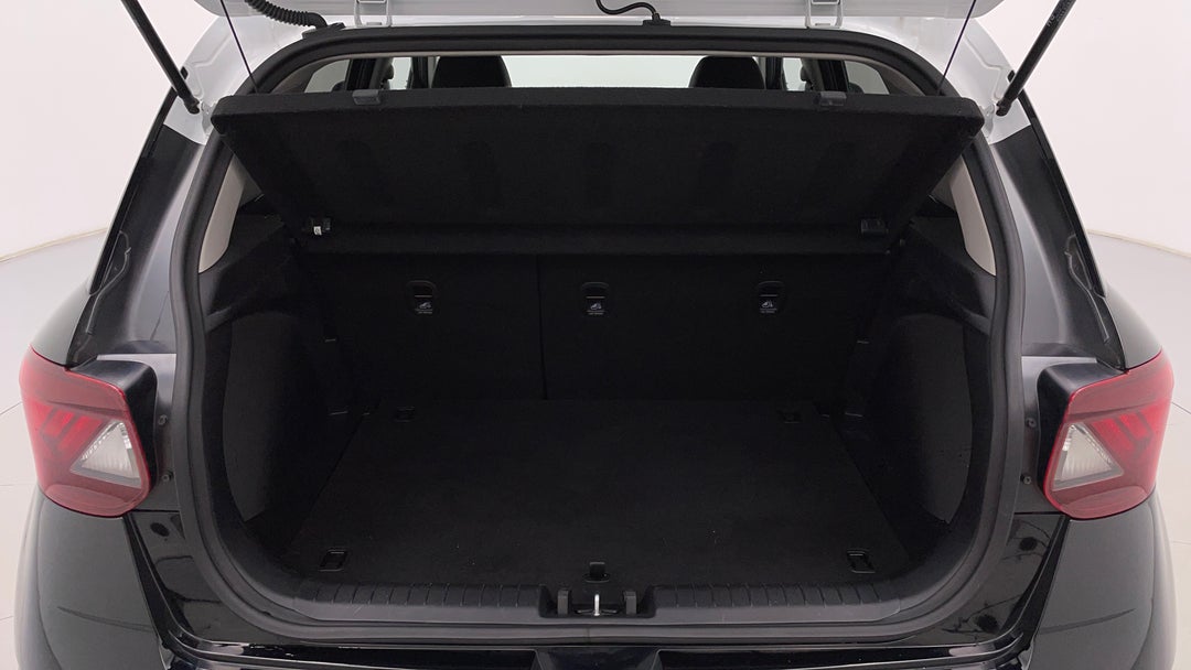 2022 Hyundai Venue Elite (black) Two-tone Roof, Automatic, 33881 km, Boot Inside View