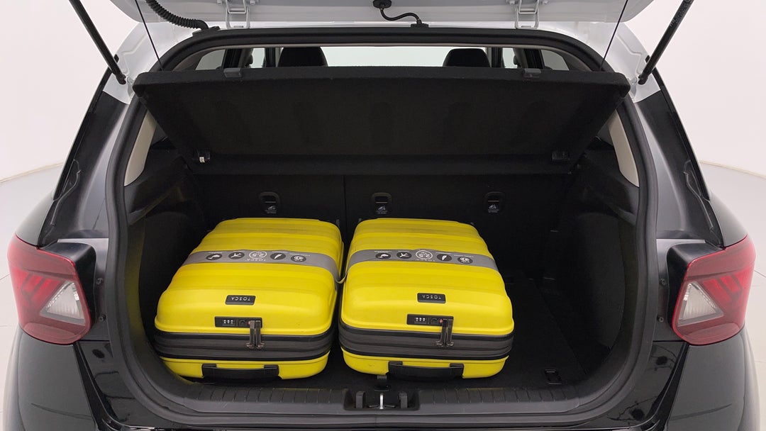 2022 Hyundai Venue Elite (black) Two-tone Roof, Automatic, 33881 km, Boot Inside View with Luggage