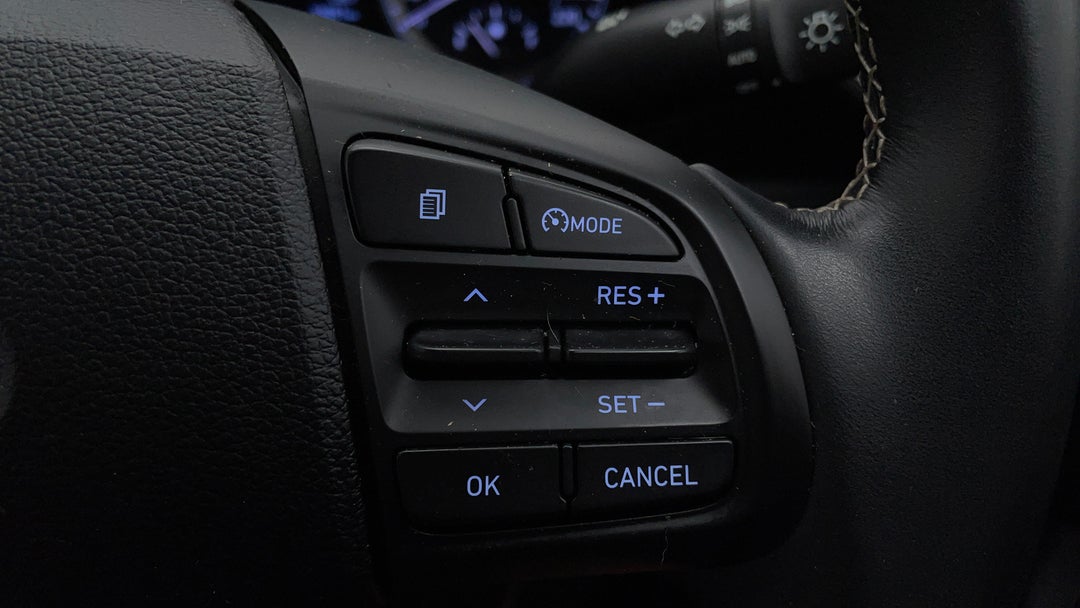 2022 Hyundai Venue Elite (black) Two-tone Roof, Automatic, 33881 km, Cruise Control