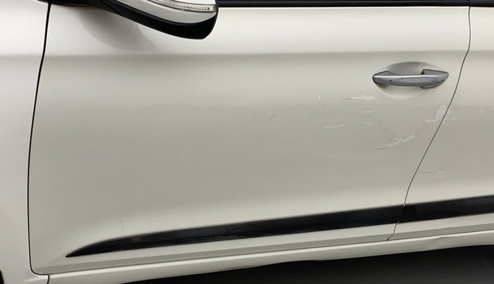 2017 Hyundai Elite i20 ASTA 1.4 CRDI (O), Diesel, Manual, 1,01,707 km, Front passenger door - Minor scratches