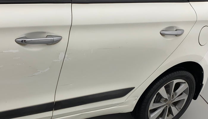 2017 Hyundai Elite i20 ASTA 1.4 CRDI (O), Diesel, Manual, 1,01,707 km, Rear left door - Minor scratches