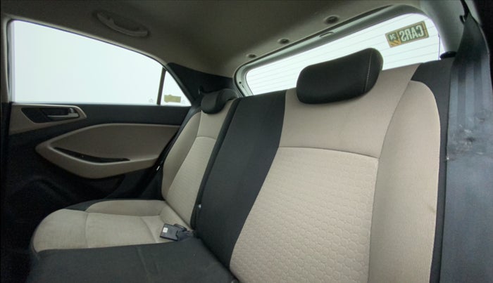 2017 Hyundai Elite i20 ASTA 1.4 CRDI (O), Diesel, Manual, 1,01,707 km, Right Side Rear Door Cabin