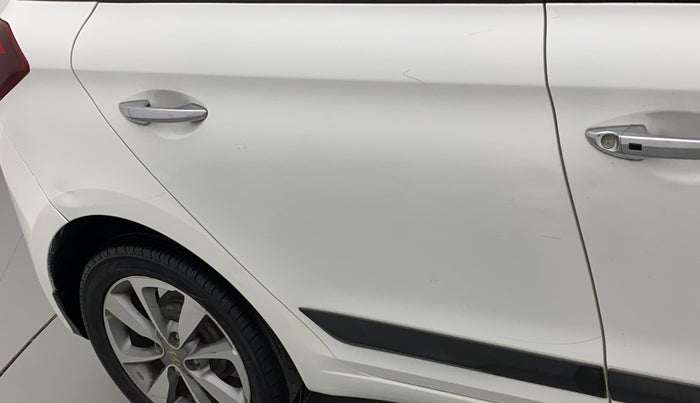 2017 Hyundai Elite i20 ASTA 1.4 CRDI (O), Diesel, Manual, 1,01,707 km, Right rear door - Slightly dented