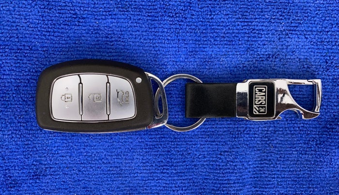 2017 Hyundai Elite i20 ASTA 1.4 CRDI (O), Diesel, Manual, 1,01,707 km, Key Close Up