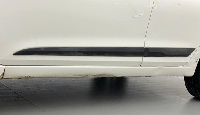 2017 Hyundai Elite i20 ASTA 1.4 CRDI (O), Diesel, Manual, 1,01,707 km, Left running board - Slightly dented