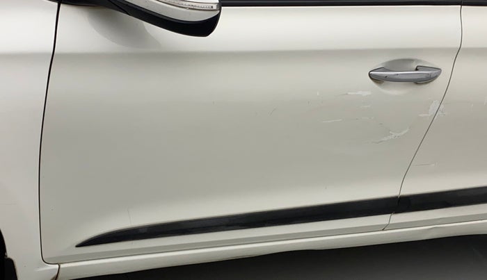 2017 Hyundai Elite i20 ASTA 1.4 CRDI (O), Diesel, Manual, 1,01,707 km, Front passenger door - Paint has faded
