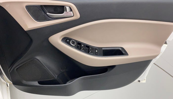 2017 Hyundai Elite i20 ASTA 1.4 CRDI (O), Diesel, Manual, 1,01,707 km, Driver Side Door Panels Control