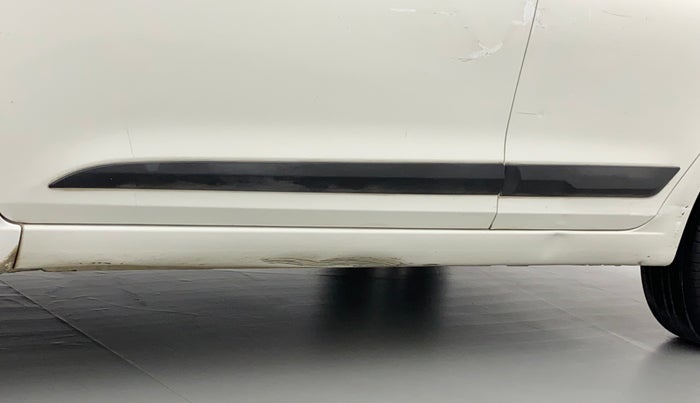 2017 Hyundai Elite i20 ASTA 1.4 CRDI (O), Diesel, Manual, 1,01,707 km, Left running board - Minor scratches