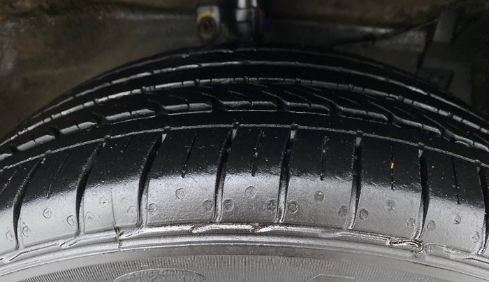 2022 Maruti Ciaz ALPHA  AT 1.5 SHVS PETROL, Petrol, Automatic, 15,680 km, Right Front Tyre Tread