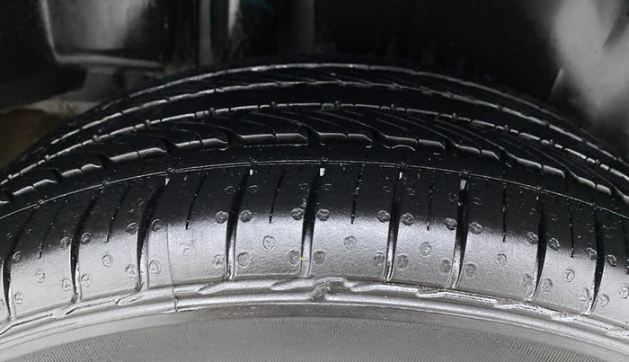 2022 Maruti Ciaz ALPHA  AT 1.5 SHVS PETROL, Petrol, Automatic, 15,680 km, Right Rear Tyre Tread