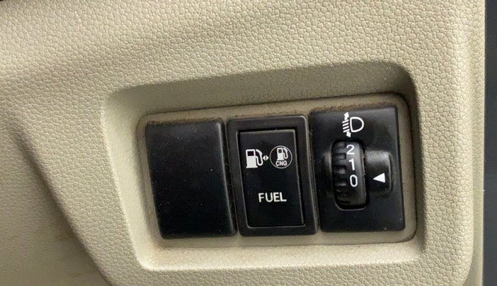 2015 Maruti Alto K10 LXI CNG, CNG, Manual, 74,358 km, Dashboard - Headlight height adjustment not working