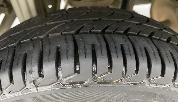 2015 Maruti Alto K10 LXI CNG, CNG, Manual, 74,358 km, Right Rear Tyre Tread