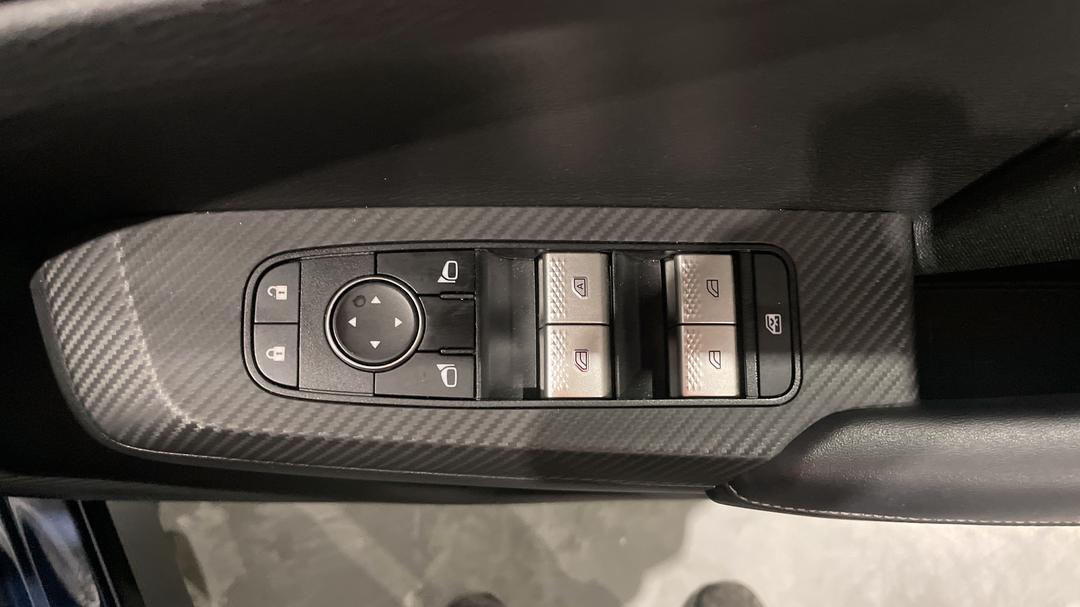 2023 Mitsubishi Outlander Es 5 Seat (2WD), Automatic, 50881 km, Drivers Side Door Panel Controls