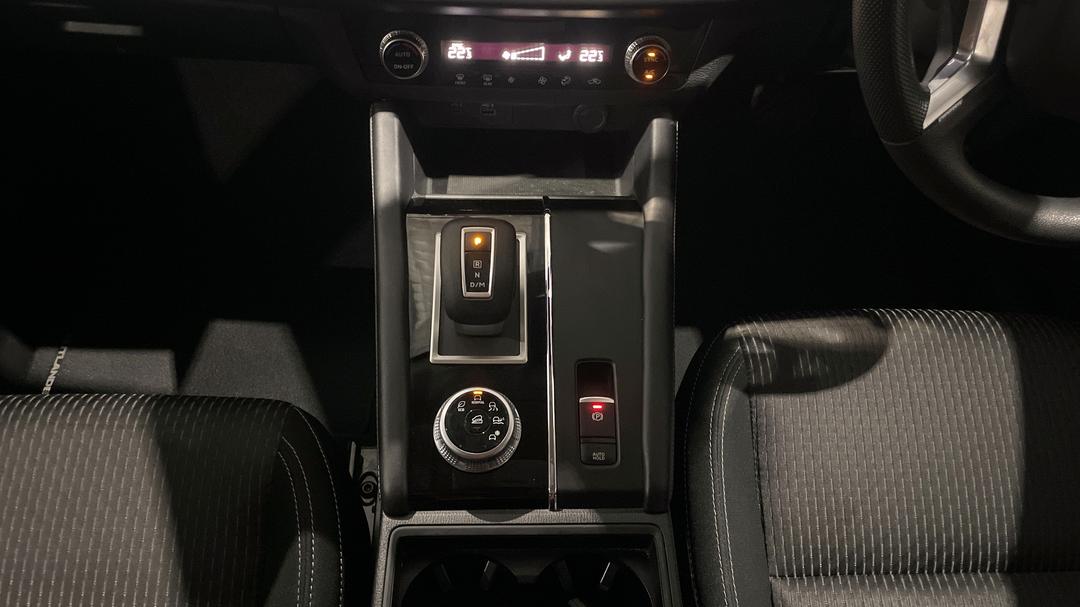 2023 Mitsubishi Outlander Es 5 Seat (2WD), Automatic, 50881 km, Center Console