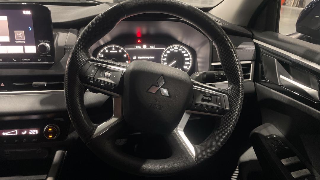 2023 Mitsubishi Outlander Es 5 Seat (2WD), Automatic, 50881 km, Steering Wheel Close-up