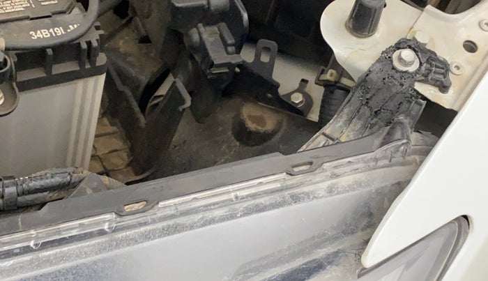 2022 Honda City 1.5L I-VTEC V MT 4TH GEN, Petrol, Manual, 14,591 km, Left headlight - Clamp has minor damage