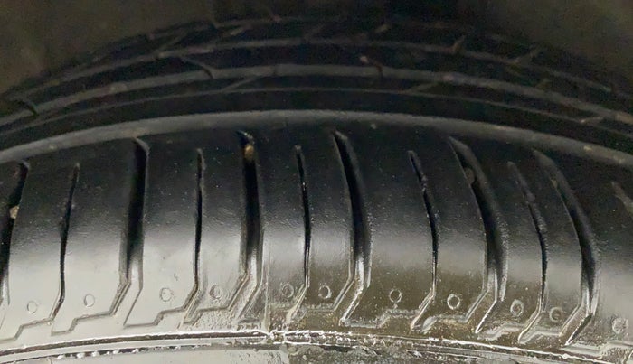 2022 Hyundai NEW I20 ASTA (O) 1.2 MT, Petrol, Manual, 29,783 km, Right Front Tyre Tread