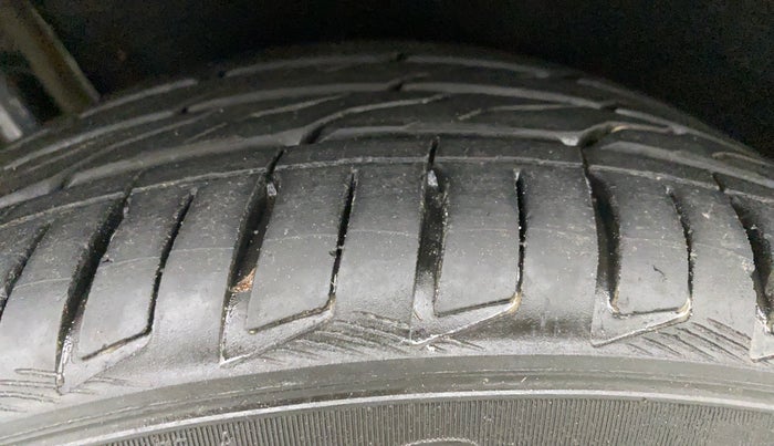 2019 Maruti Vitara Brezza VDI, Diesel, Manual, 37,048 km, Right Rear Tyre Tread