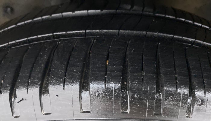 2018 Maruti IGNIS DELTA 1.2 K12 AMT, Petrol, Automatic, 79,469 km, Left Front Tyre Tread