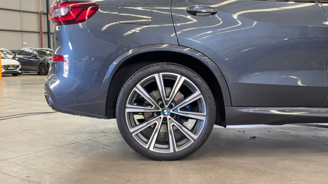 2022 BMW X5 xDrive30d M Sport, Automatic, 49561 km, Left Rear Wheel