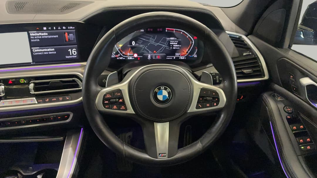 2022 BMW X5 xDrive30d M Sport, Automatic, 49561 km, Steering Wheel Close-up