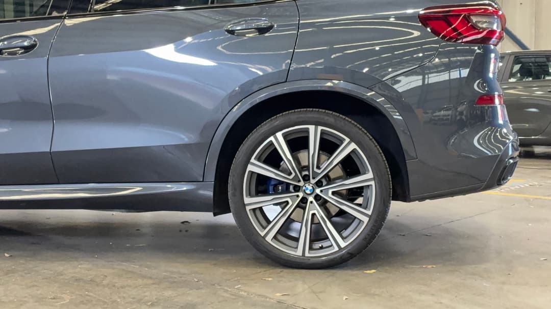 2022 BMW X5 xDrive30d M Sport, Automatic, 49561 km, Right Rear Wheel