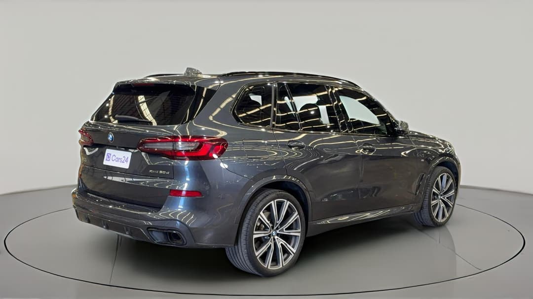2022 BMW X5 xDrive30d M Sport, Automatic, 49561 km, Right Back Diagonal (45- Degree) View