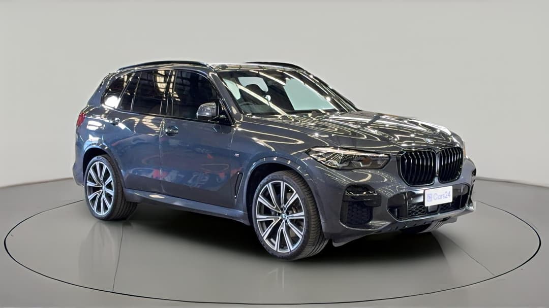 2022 BMW X5 xDrive30d M Sport, Automatic, 49561 km, Right Front Diagonal (45- Degree) View