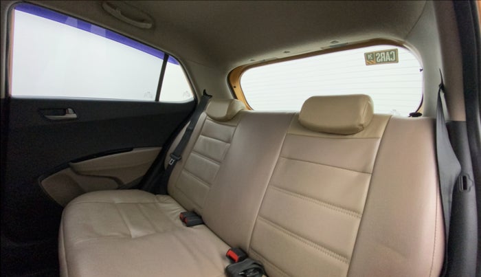 2014 Hyundai Grand i10 ASTA 1.1 CRDI (O), Diesel, Manual, 97,689 km, Right Side Rear Door Cabin