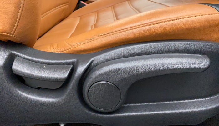 2016 Hyundai Elite i20 SPORTZ 1.2, Petrol, Manual, 59,024 km, Driver Side Adjustment Panel