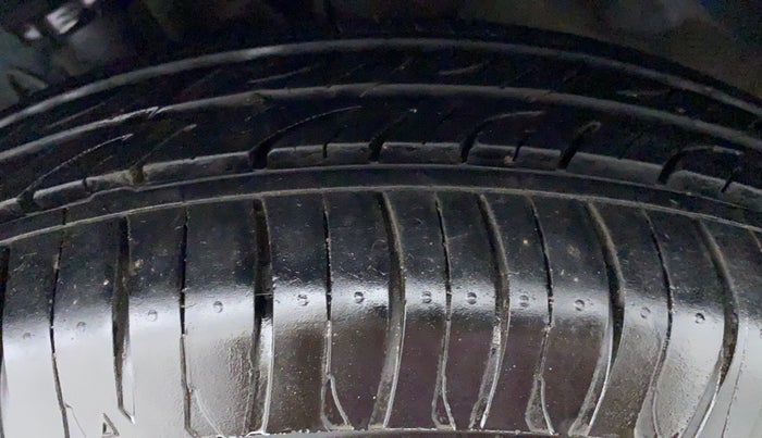 2016 Hyundai Elite i20 SPORTZ 1.2, Petrol, Manual, 59,024 km, Right Front Tyre Tread