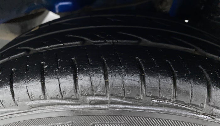 2014 Hyundai Eon D-LITE+, Petrol, Manual, 61,935 km, Left Rear Tyre Tread