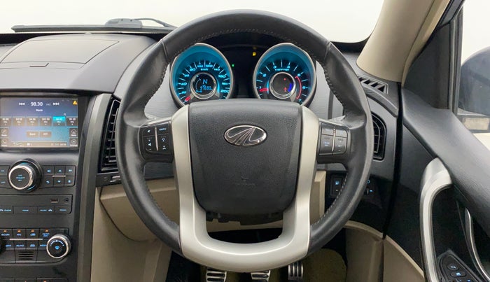 2016 Mahindra XUV500 W10, Diesel, Manual, 97,690 km, Steering Wheel Close Up