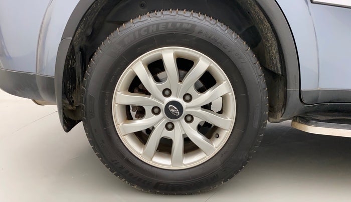 2016 Mahindra XUV500 W10, Diesel, Manual, 97,690 km, Right Rear Wheel