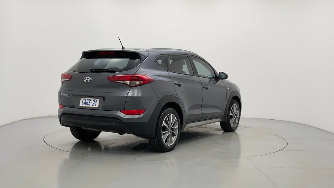 Right Back Diagonal (45- Degree) View