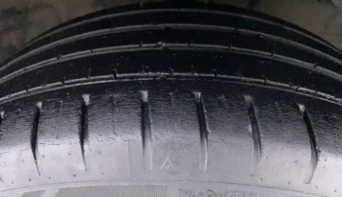 2018 Maruti Baleno ZETA 1.2 K12, Petrol, Manual, 70,899 km, Right Front Tyre Tread