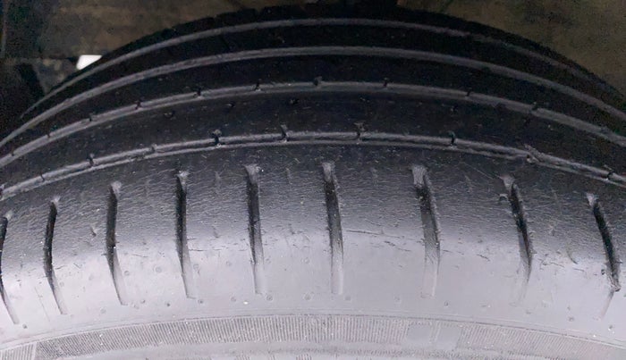 2018 Maruti Baleno ZETA 1.2 K12, Petrol, Manual, 70,899 km, Left Front Tyre Tread